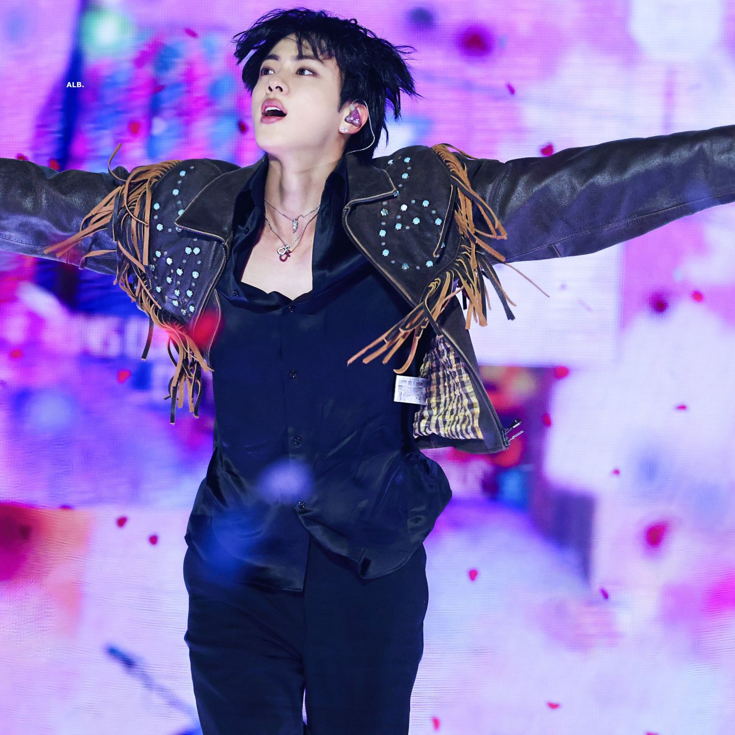 진 (방탄소년단) 최근 활동샷