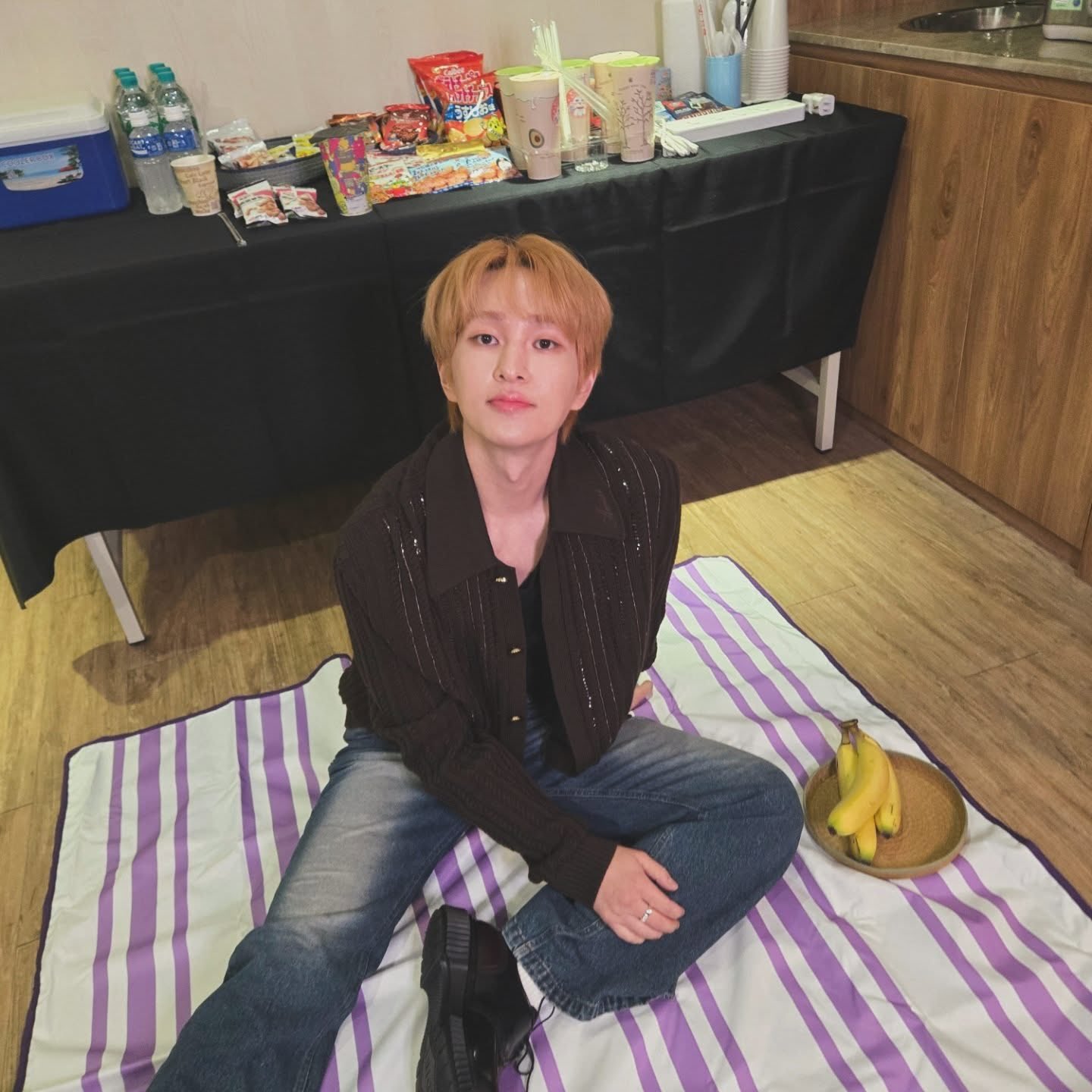 A moment captured by Onew (SHINee)'s fan