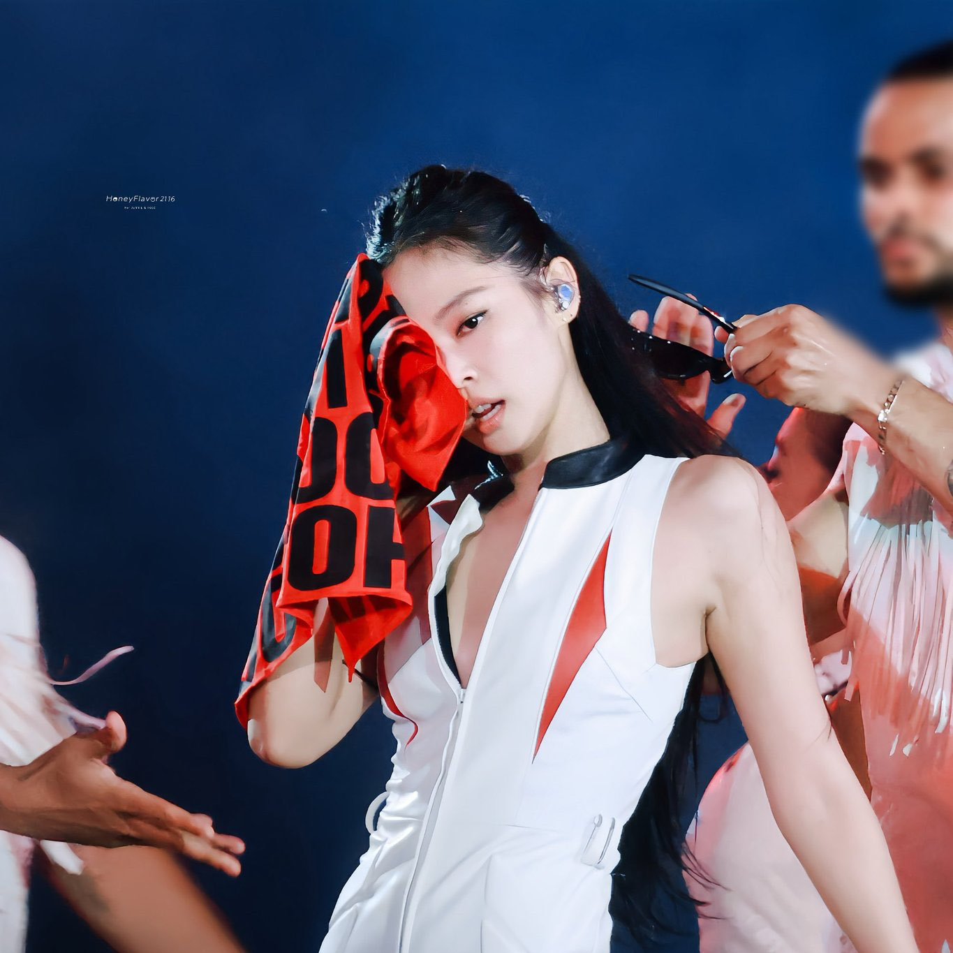 Jennie (BLACKPINK)粉丝拍下的瞬间