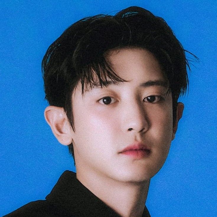Recent activity shot of Chanyeol (EXO)