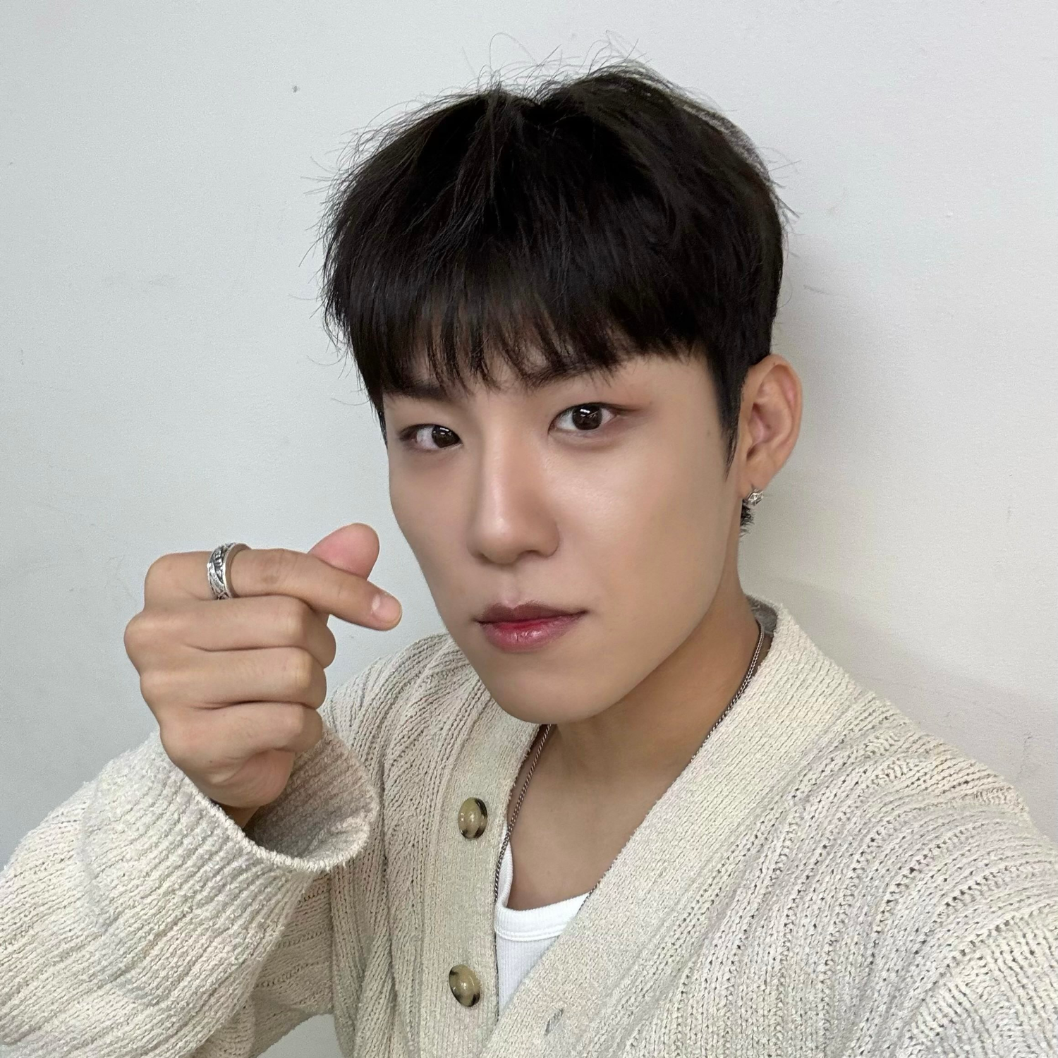 Behind-the-scenes cut of Park Woojin (AB6IX)