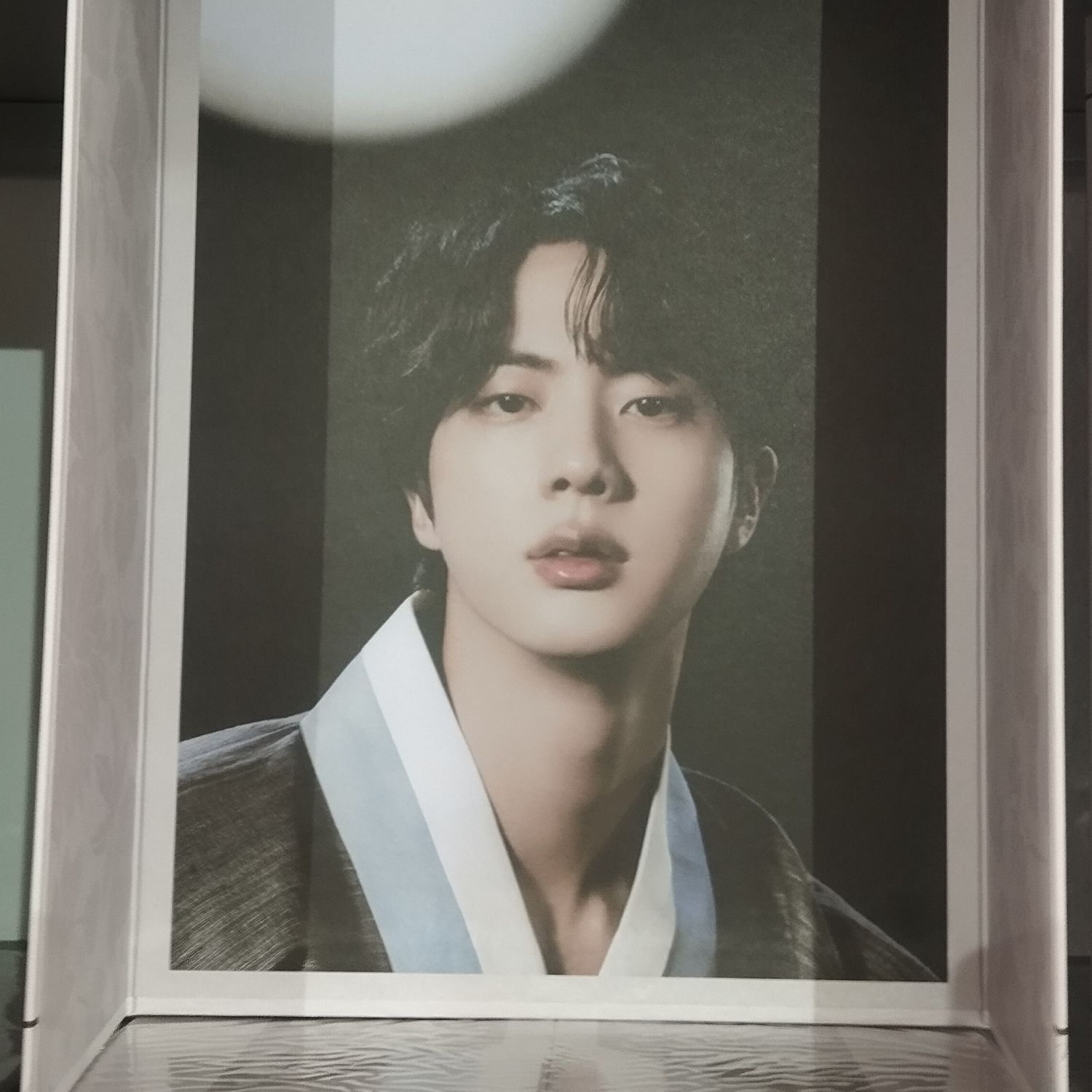 Momen yang diabadikan oleh penggemar Jin (BTS)