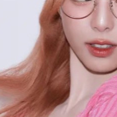 Latest photo of Yuna (ITZY)