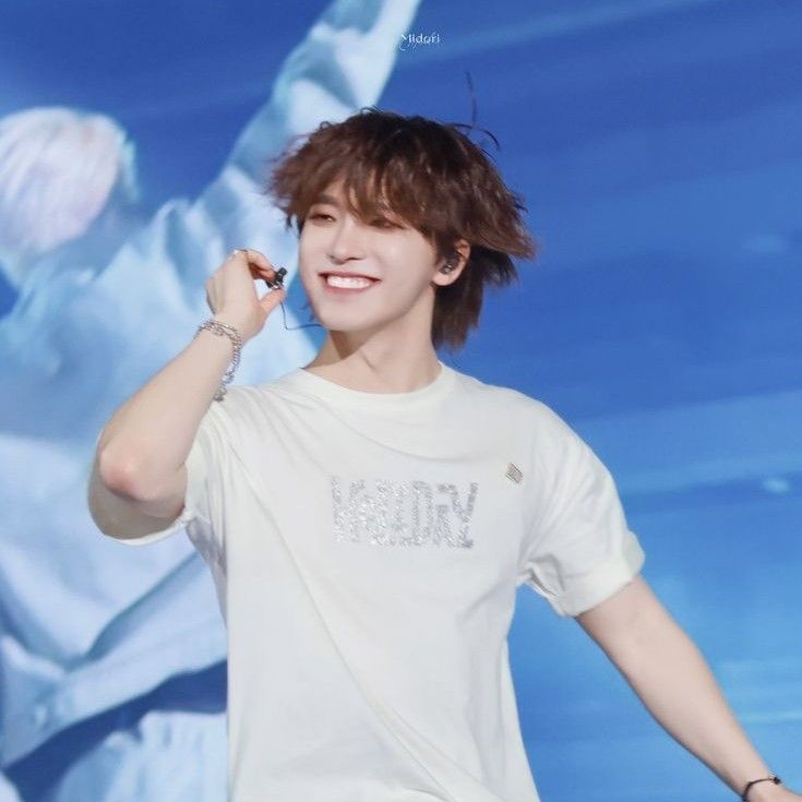 A moment captured by Dino (SEVENTEEN)'s fan