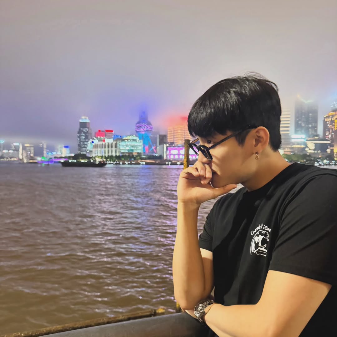 Behind-the-scenes cut of Park Woojin (AB6IX)