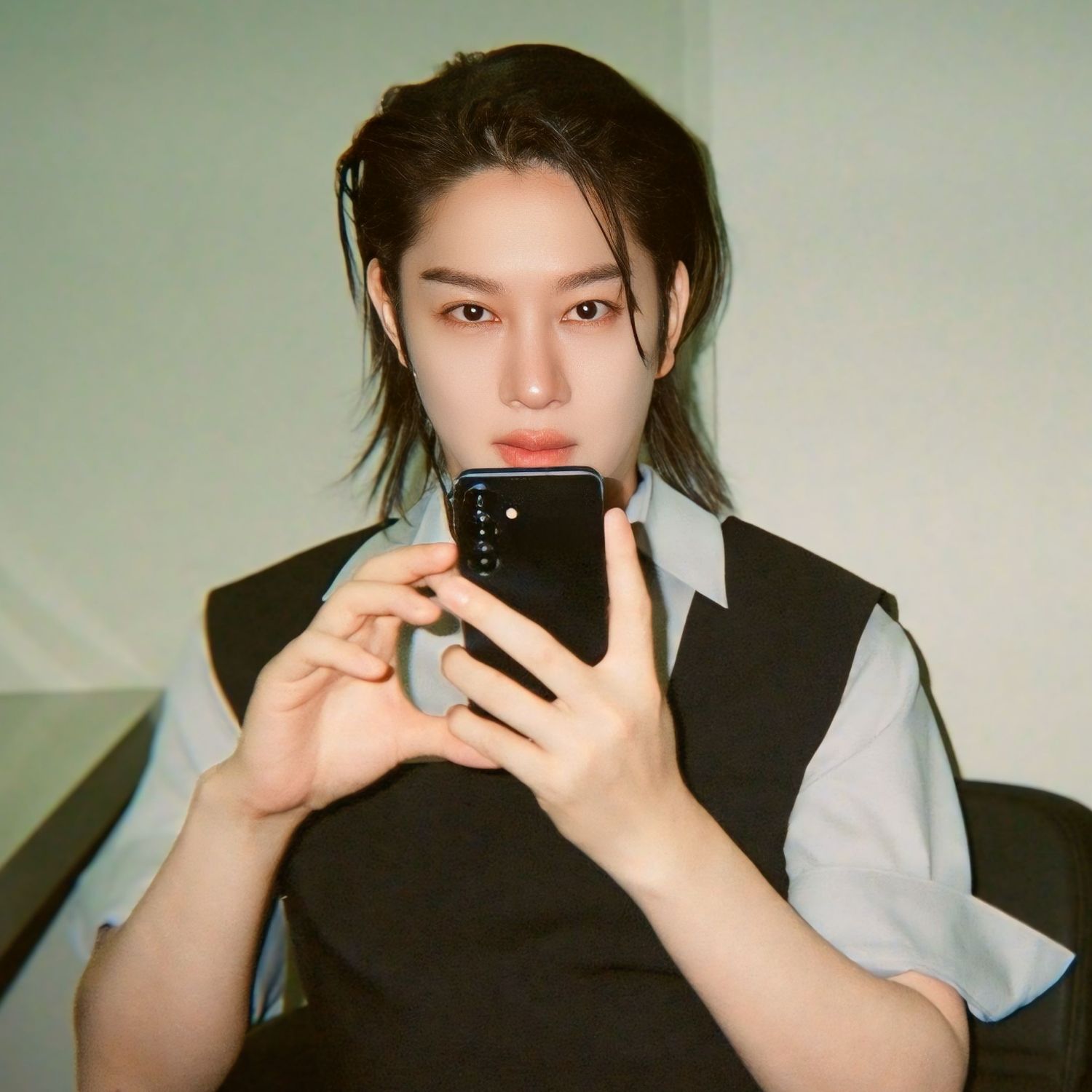 Latest photo of Heechul (Super Junior)