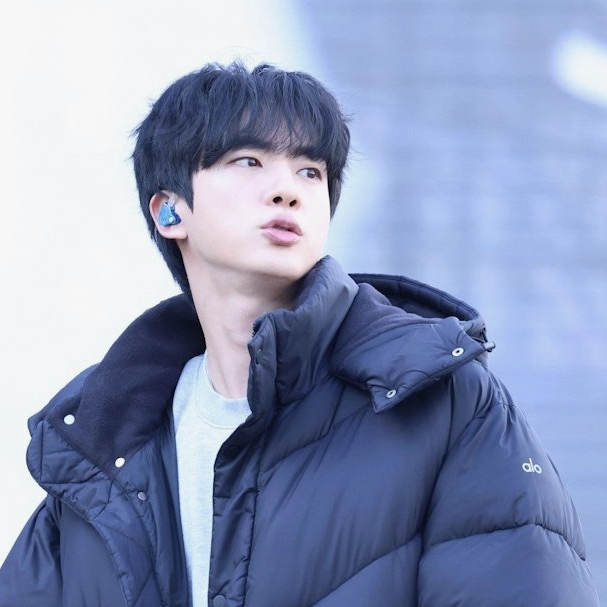 Jin (防弹少年团)的最新照片