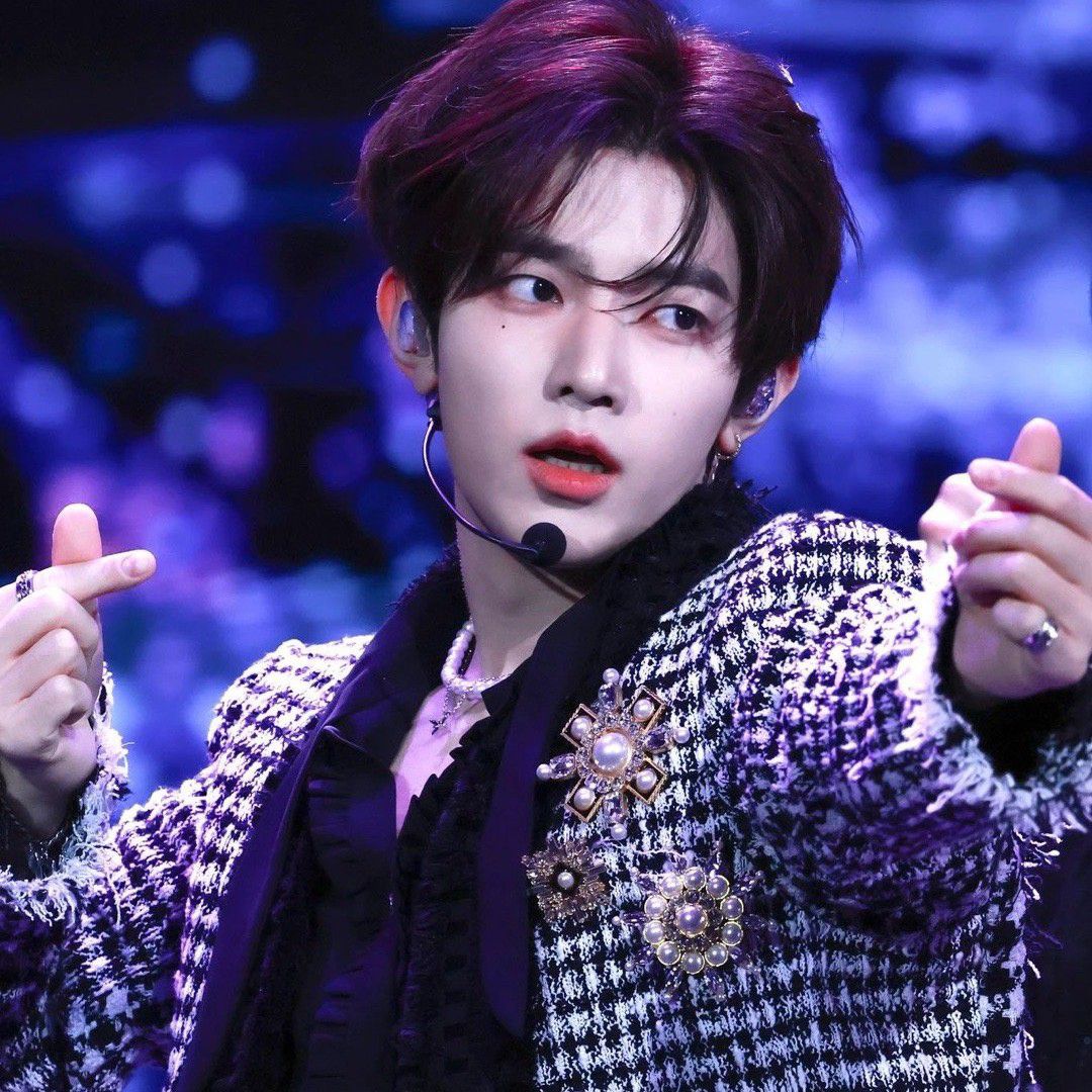 A moment captured by Zhang Hao (ZEROBASEONE)'s fan