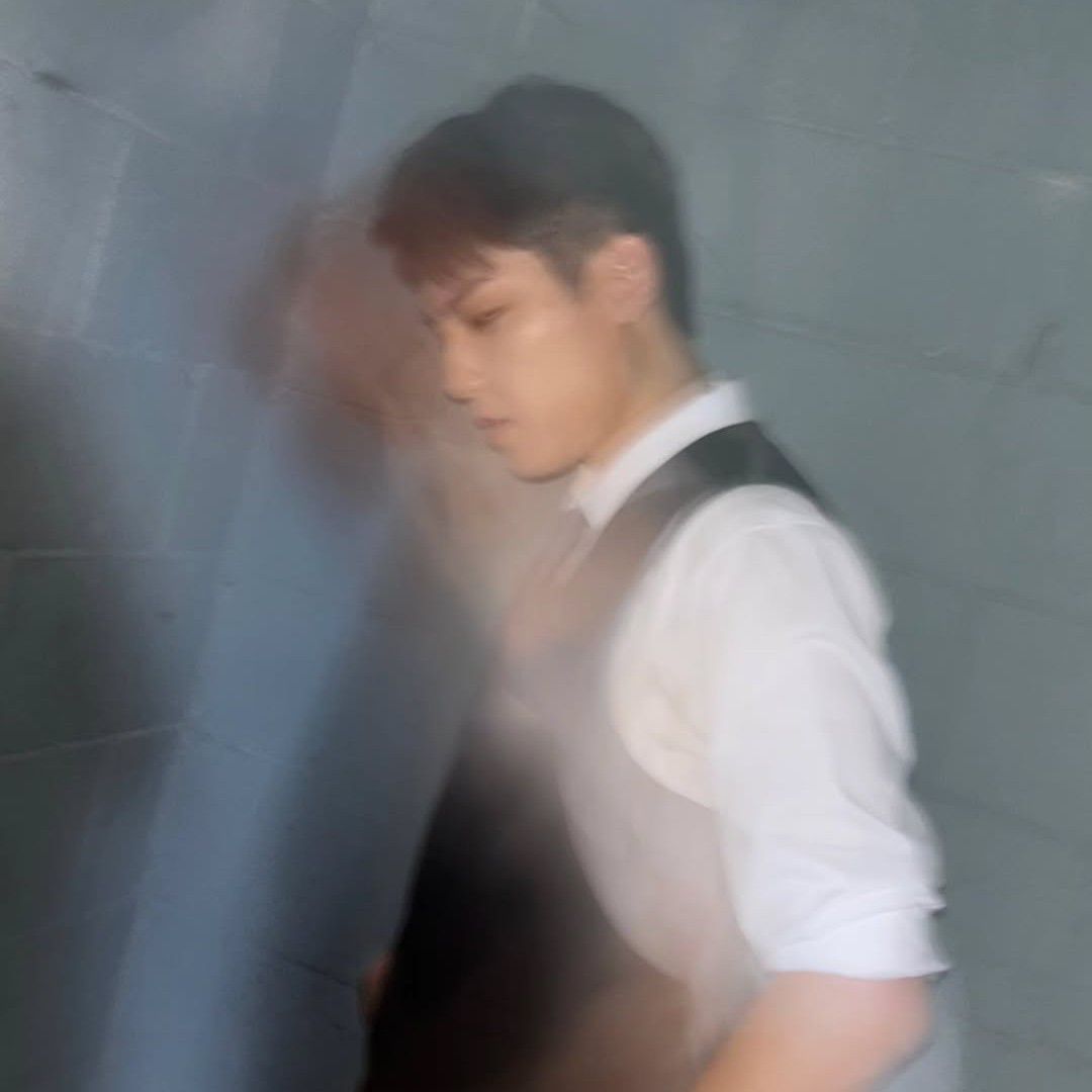 Foto terbaru Park Woojin (AB6IX)