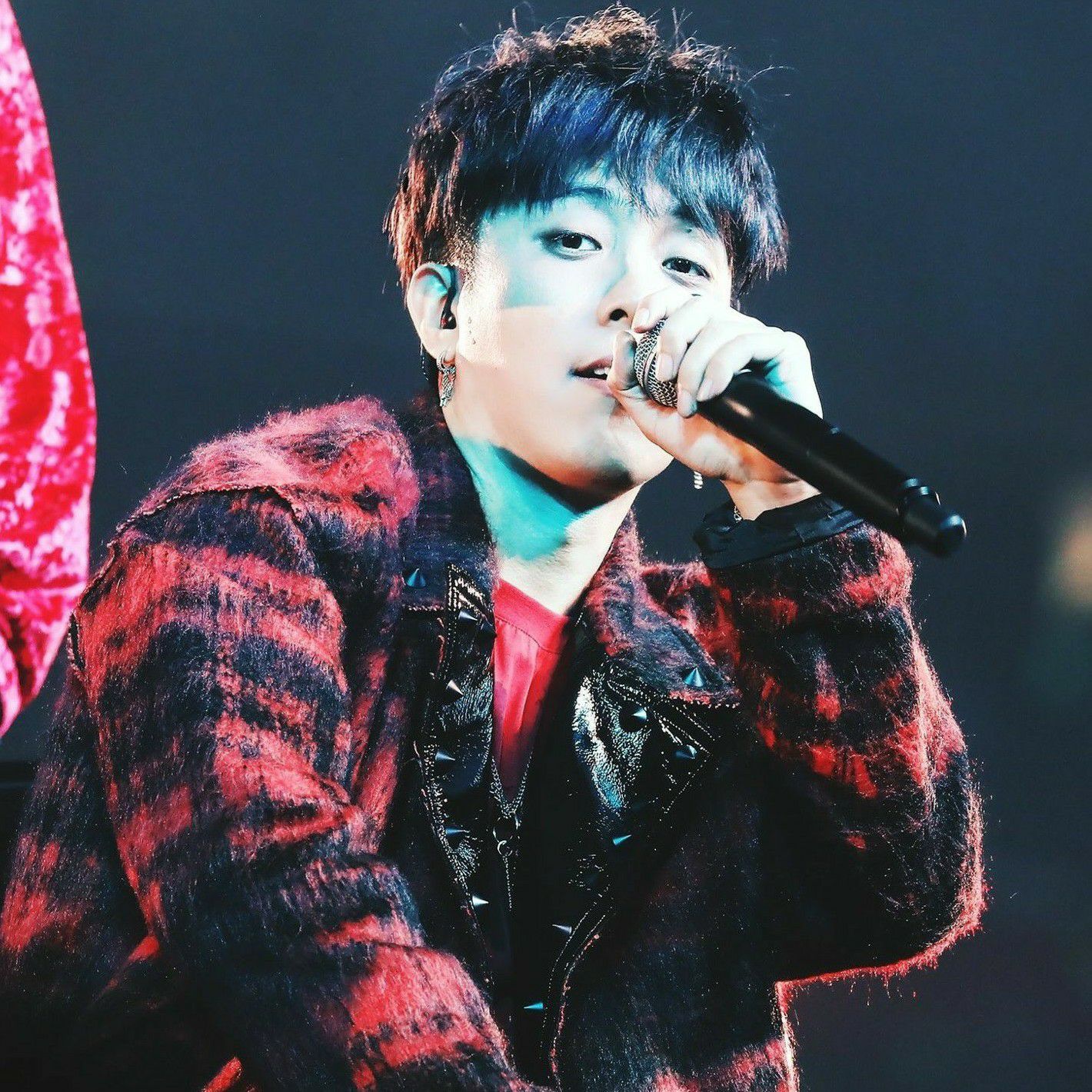 A moment captured by Eun Jiwon (SECHSKIES)'s fan