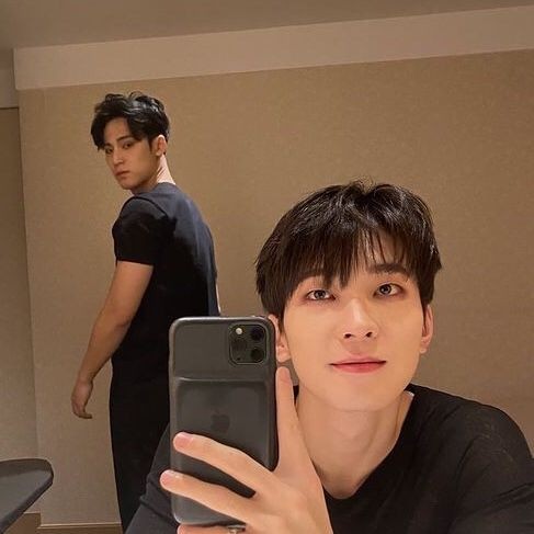 Behind-the-scenes cut of SEVENTEEN