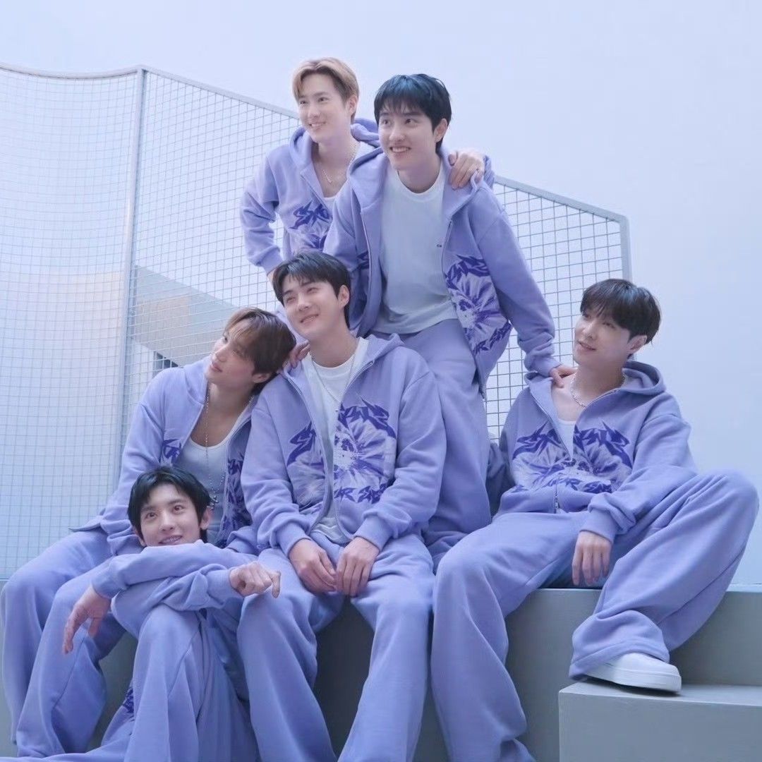 Latest photo of EXO