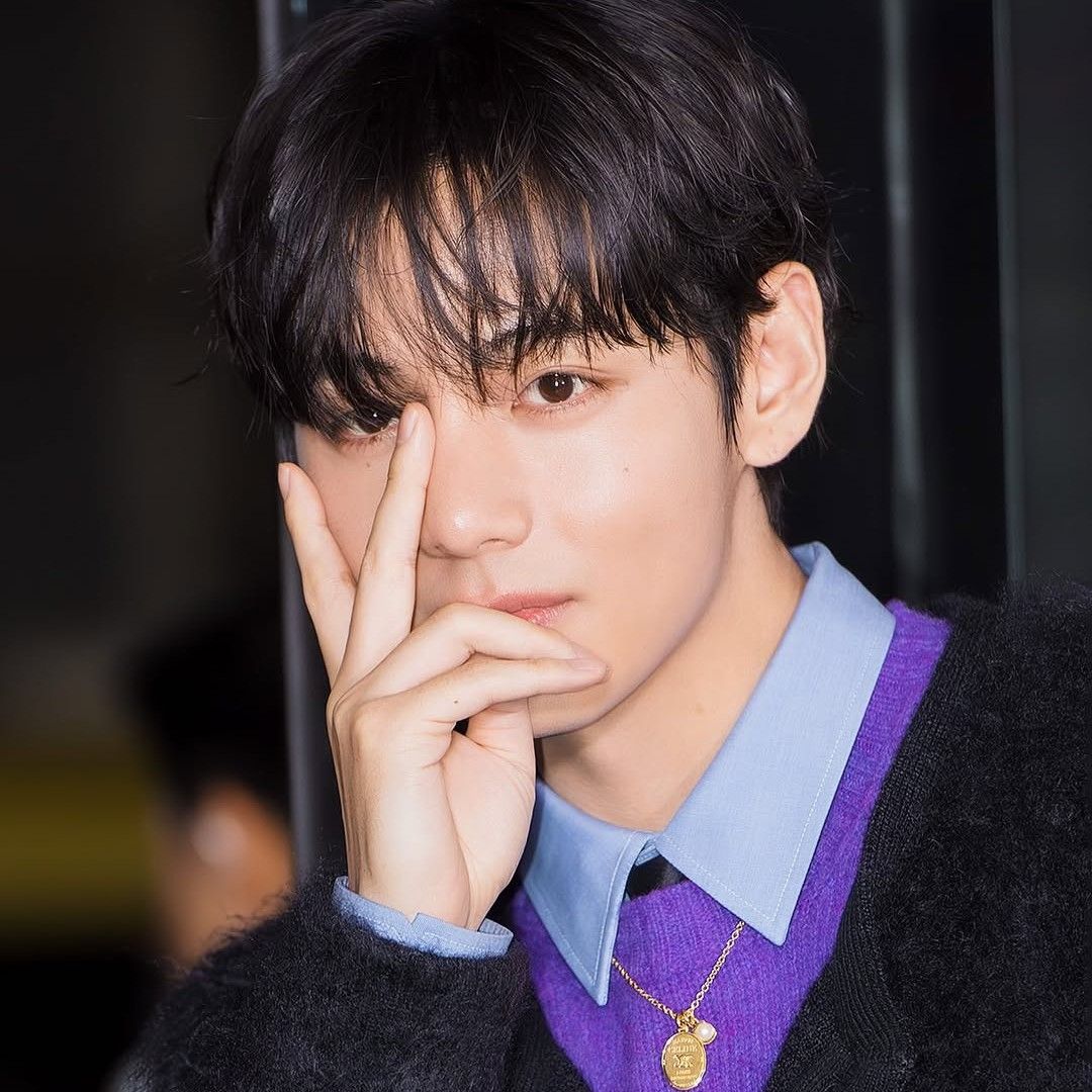 Latest photo of V (BTS)