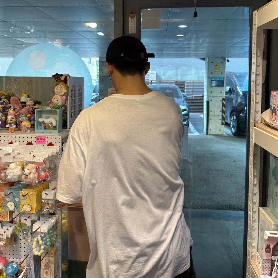 A moment captured by BOBBY (iKON)'s fan