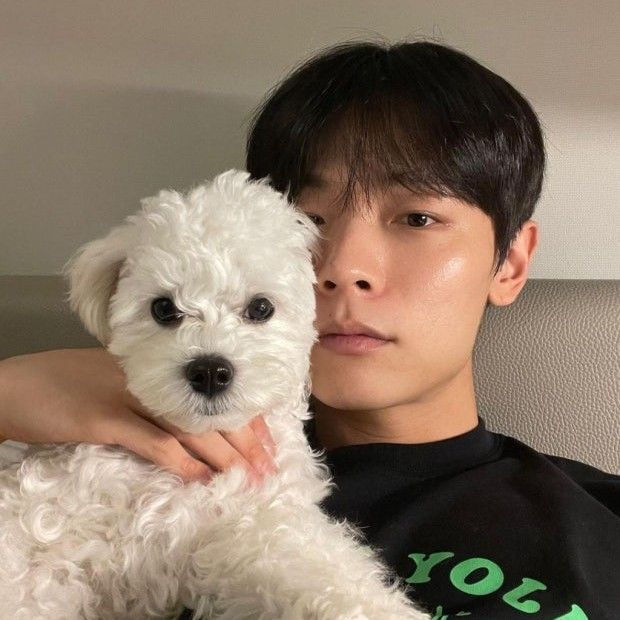 Latest photo of Shin Yechan (LUCY)