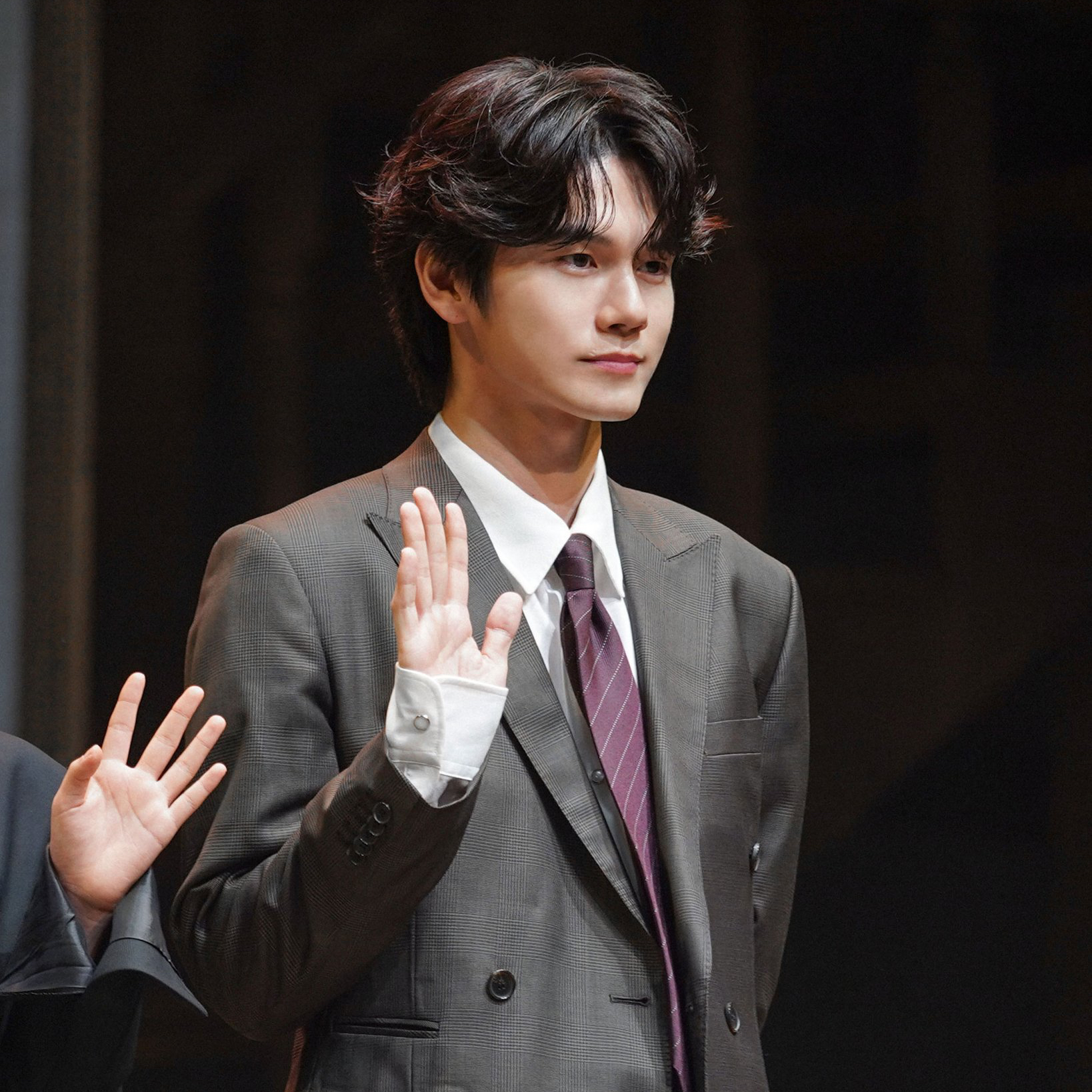 Behind-the-scenes cut of Ong Seongwu