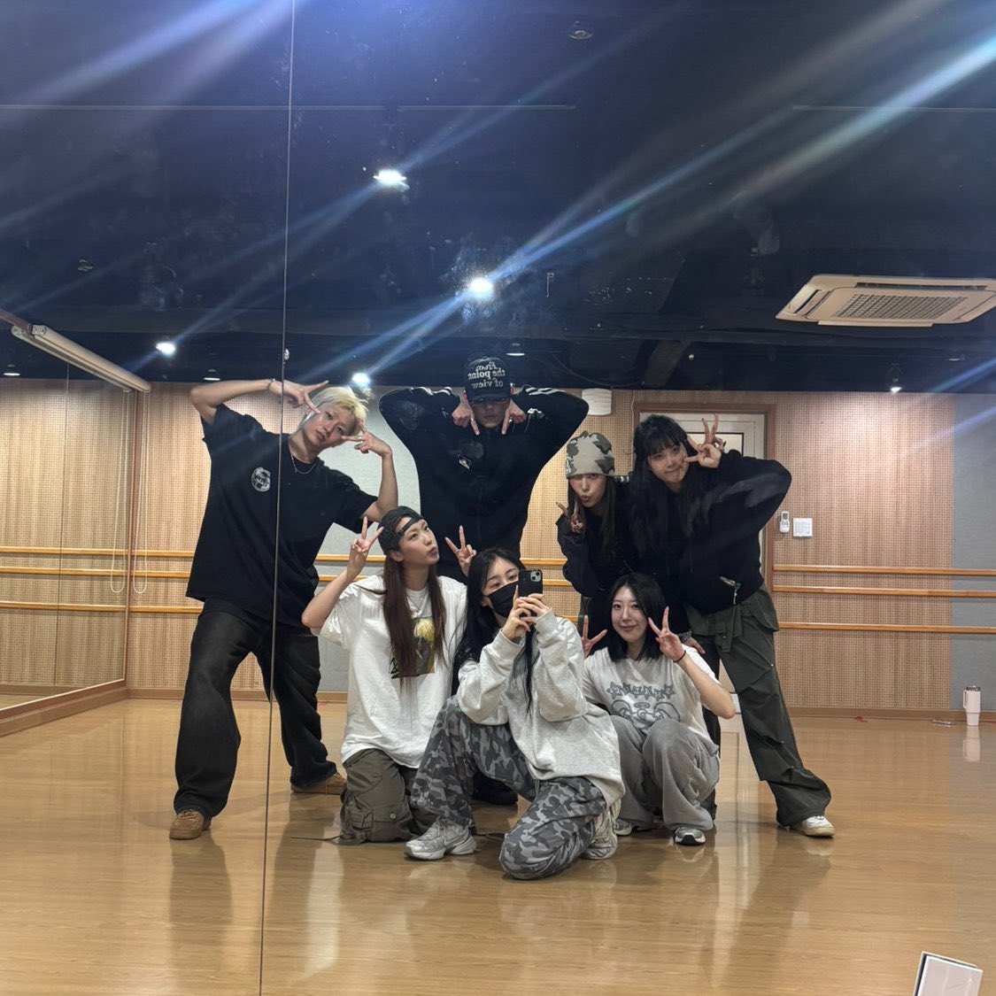 Behind-the-scenes cut of Lee Chaeyeon