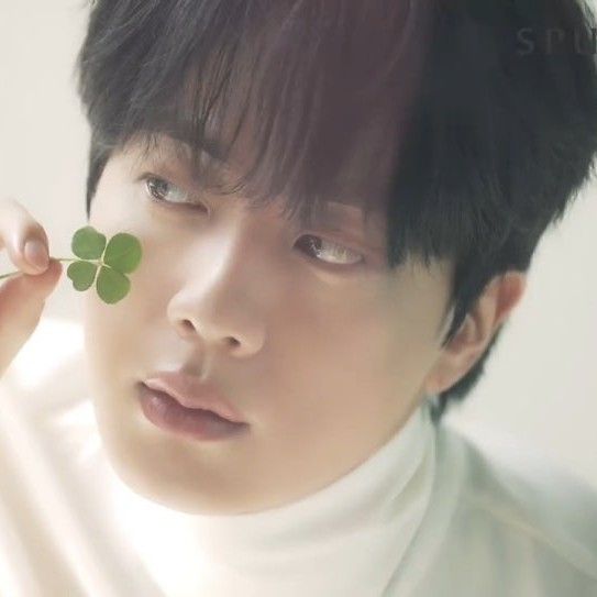 Foto terbaru Jin (BTS)