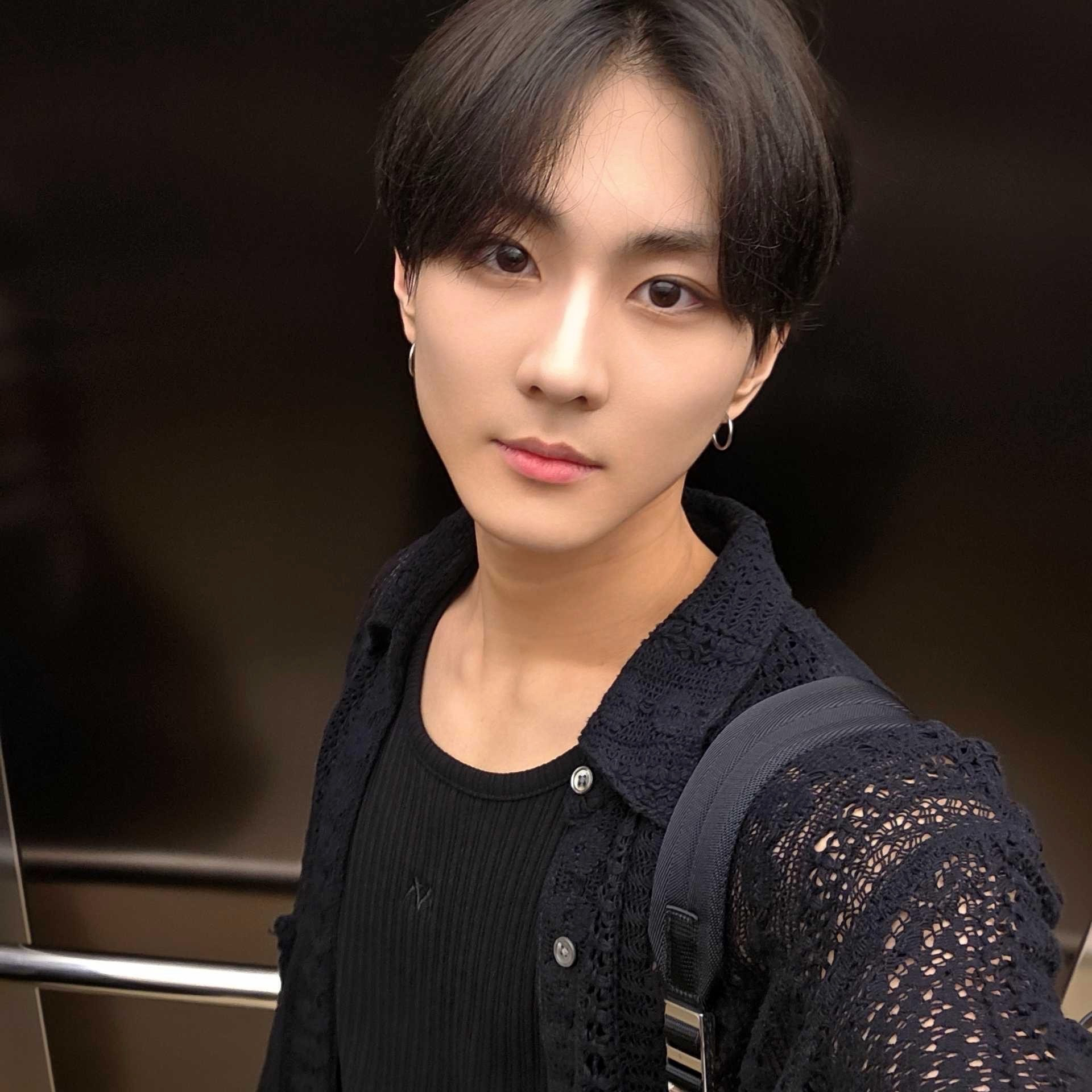 Latest photo of Jungwon (ENHYPEN)
