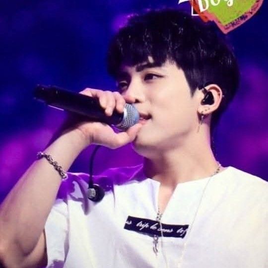 Latest photo of Jonghyun (SHINee)