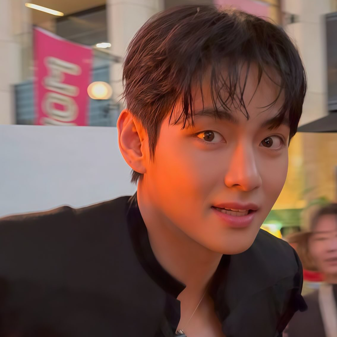 뷔 (방탄소년단) 최근 활동샷