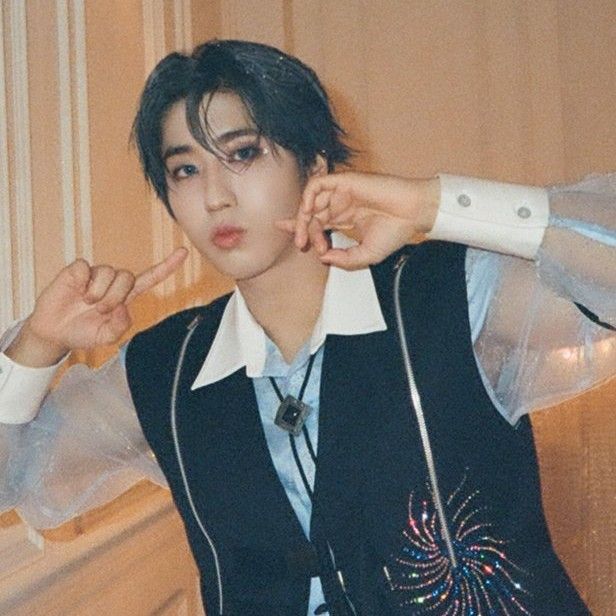 Behind-the-scenes cut of HAN (Stray Kids)