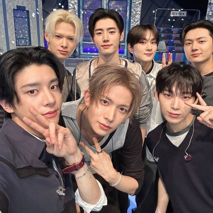 Foto terbaru ENHYPEN