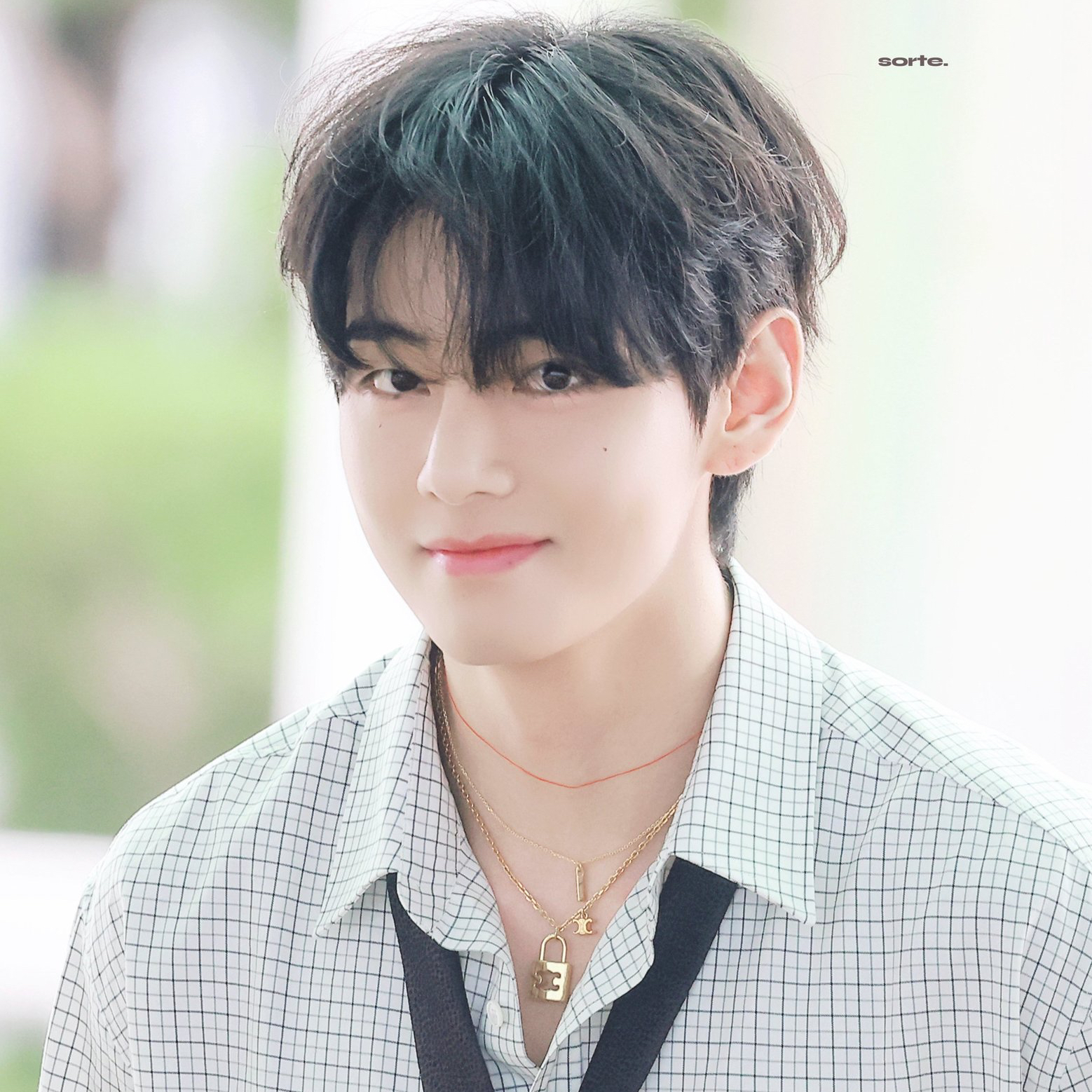 뷔 (방탄소년단)의 비하인드 컷