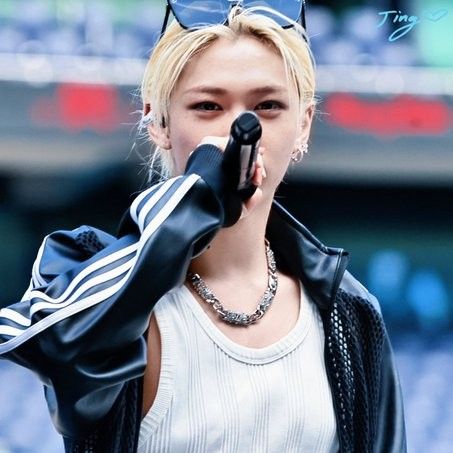 Behind-the-scenes cut of Felix (Stray Kids)