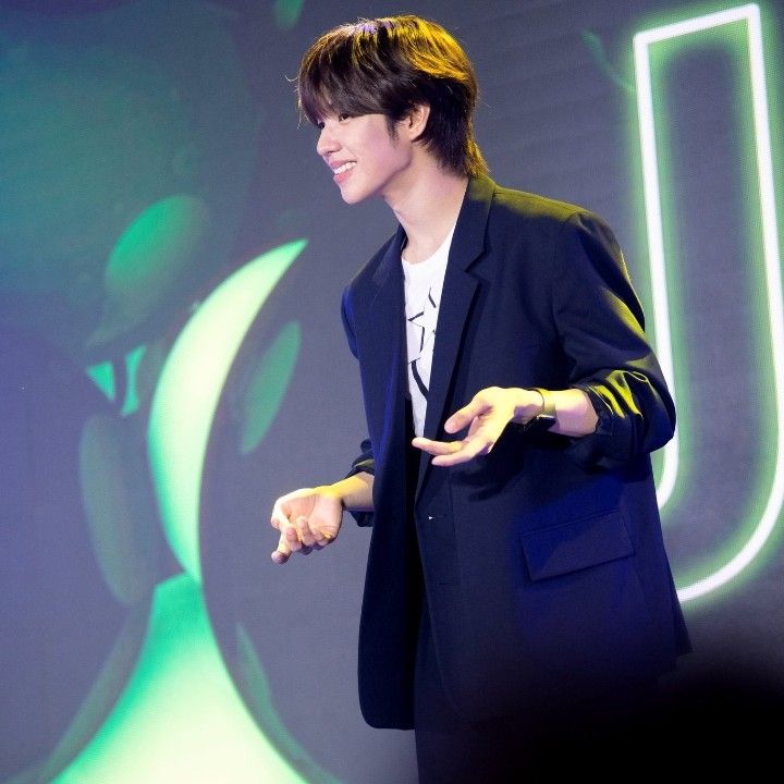 Recent activity shot of JL (AHOF)