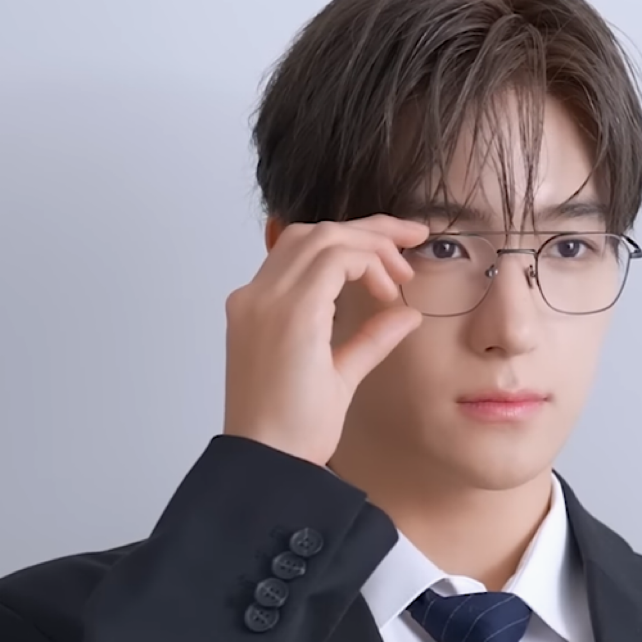 Behind-the-scenes cut of Hyunjae (THE BOYZ)