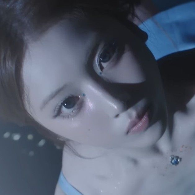 Latest photo of Jiwoo (NMIXX)