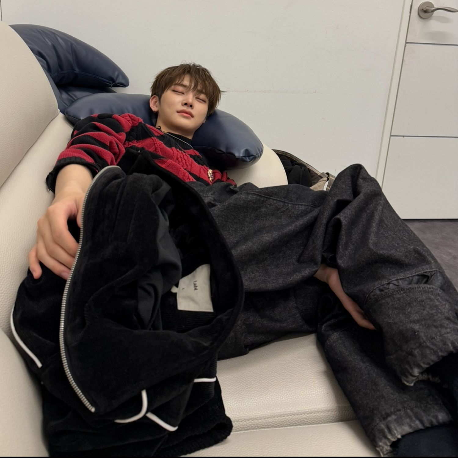 A moment captured by Zhou Anxin (ALPHA DRIVE ONE)'s fan