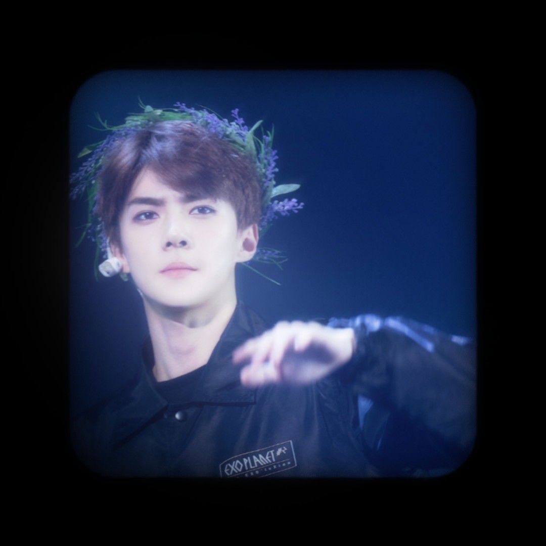 Behind-the-scenes cut of Sehun (EXO)