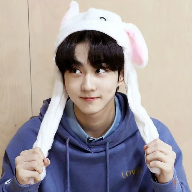 Latest photo of Jungwon (ENHYPEN)