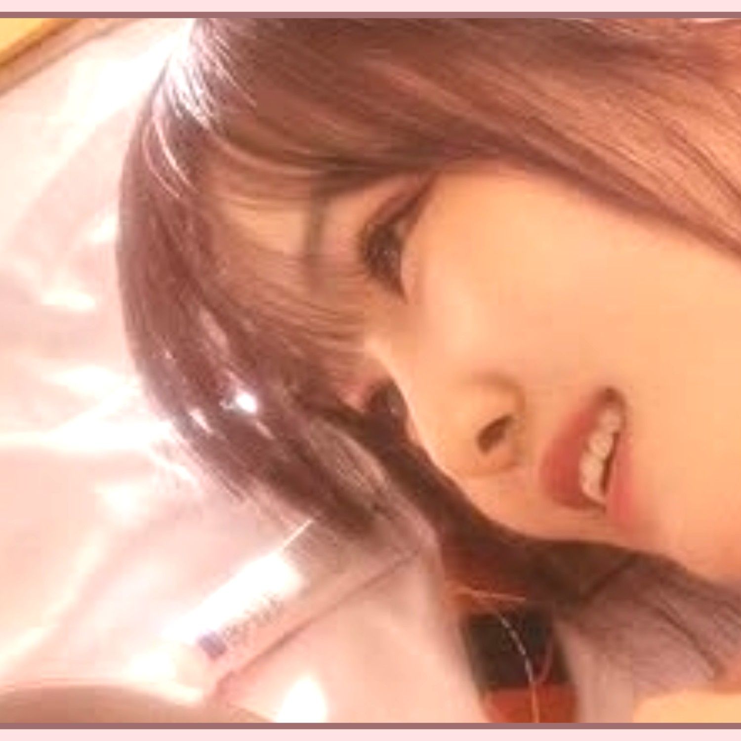 Momen yang diabadikan oleh penggemar Yuju (GFRIEND)