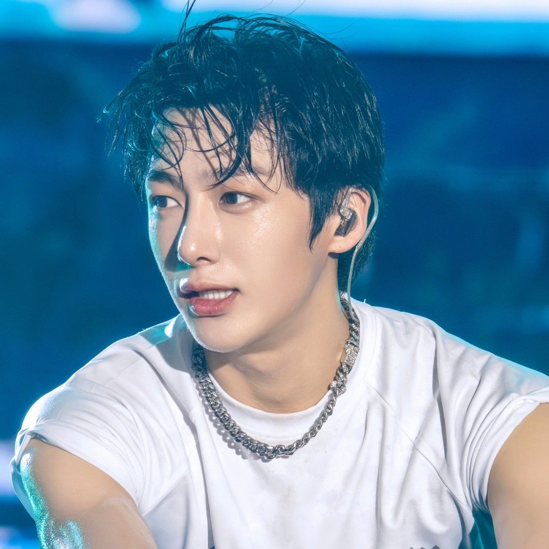 亨元 (MONSTA X)的最新活动照片