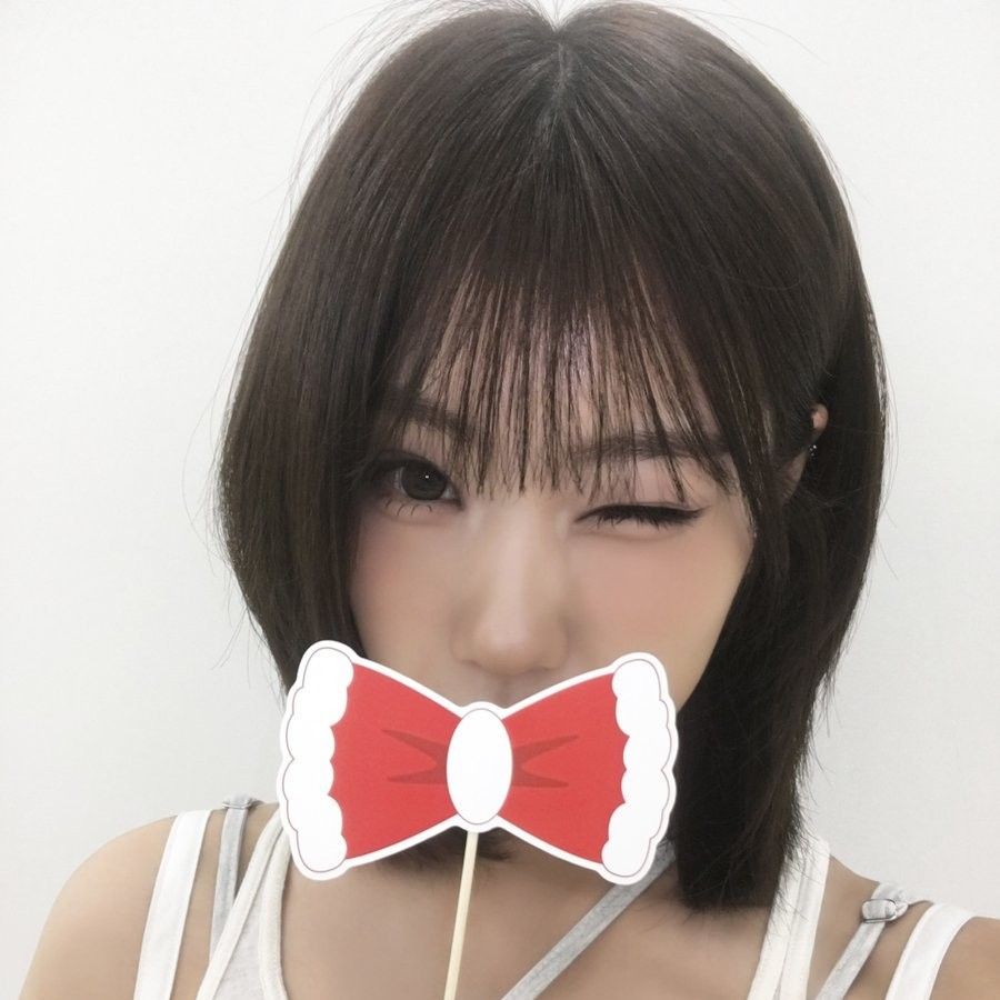 A moment captured by izna's fan