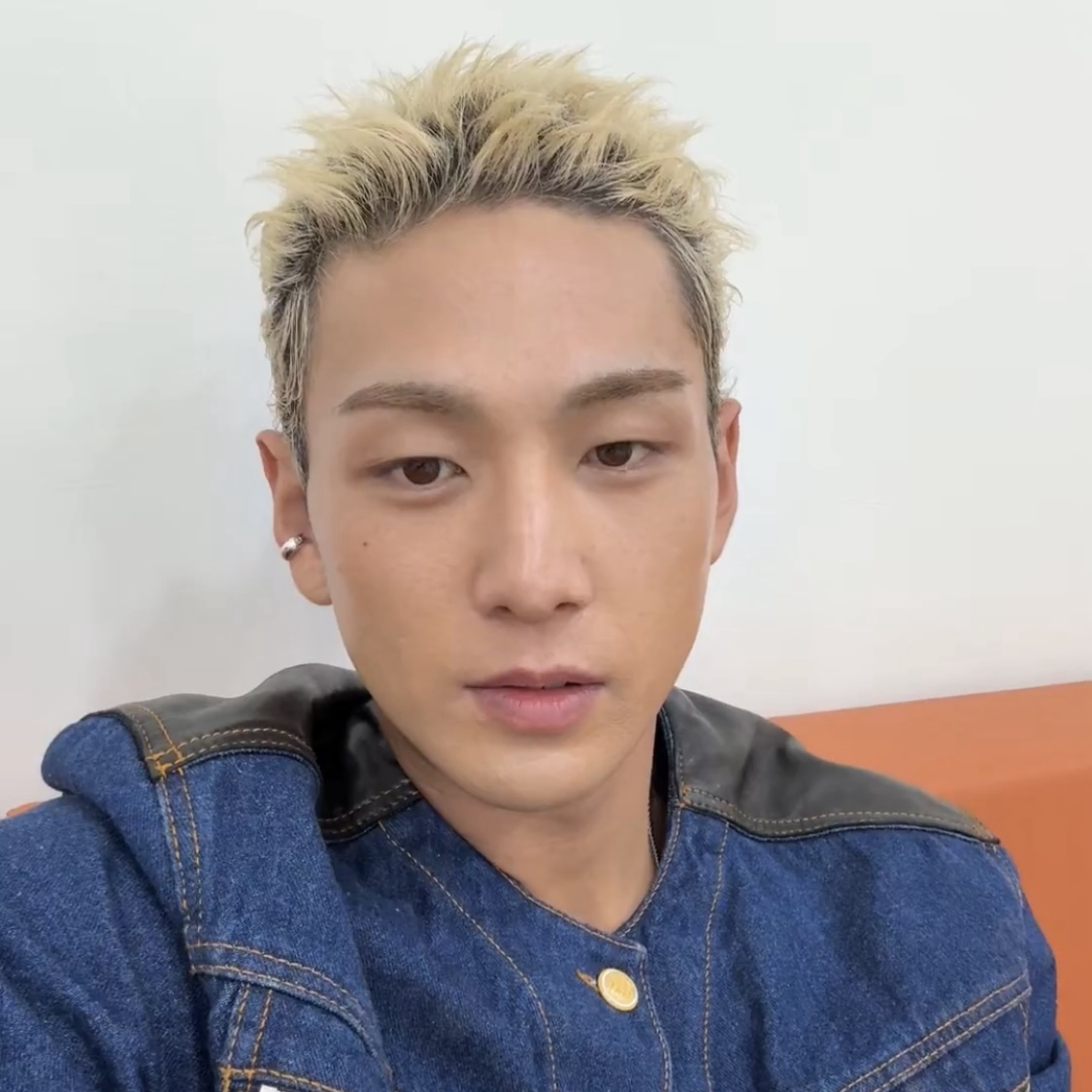 Behind-the-scenes cut of Baekho