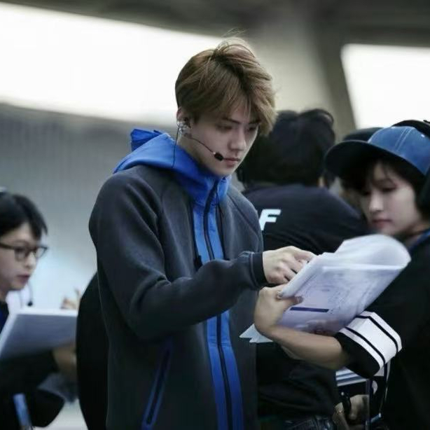 세훈 (EXO)의 비하인드 컷