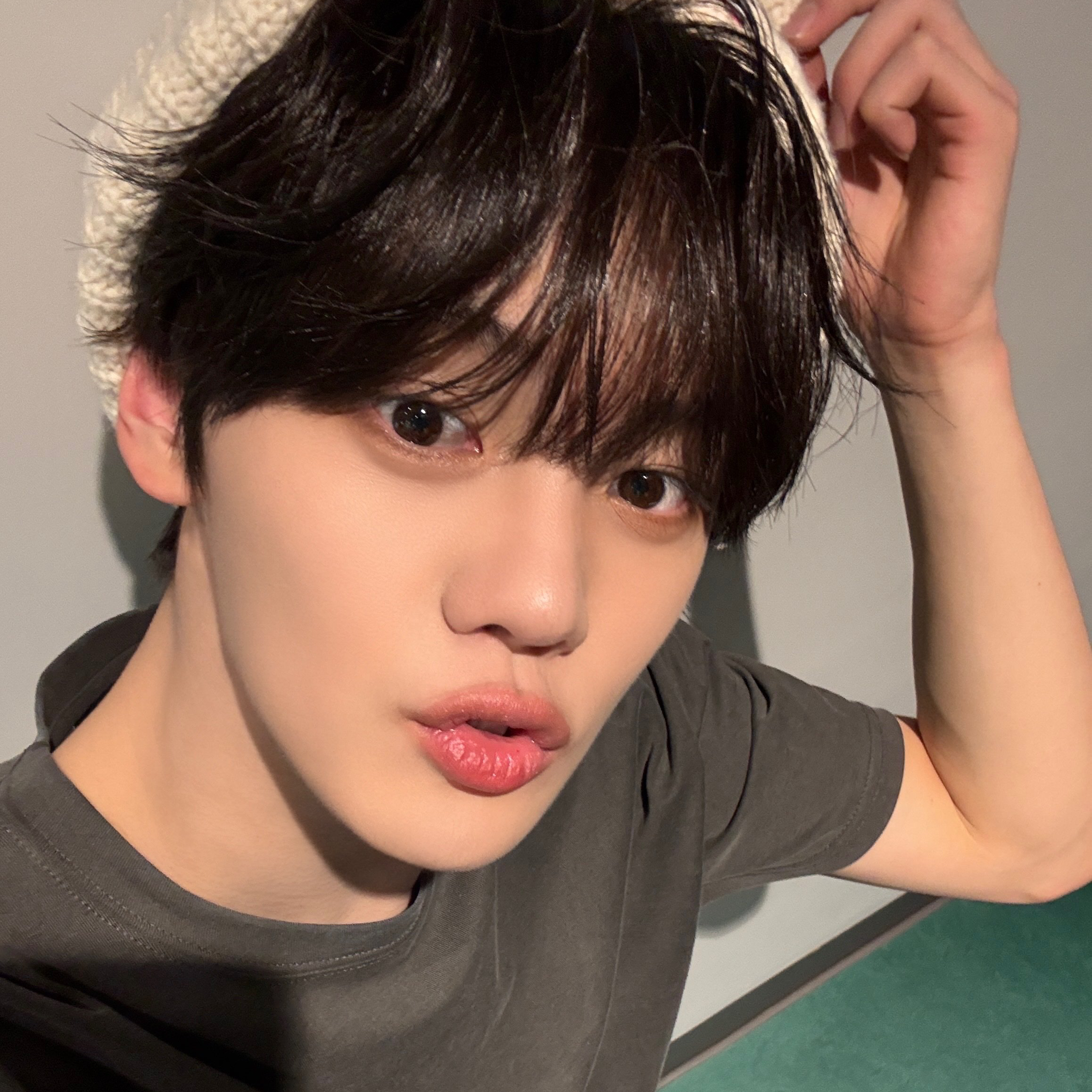 Recent activity shot of Kim Gyuvin (ZEROBASEONE)