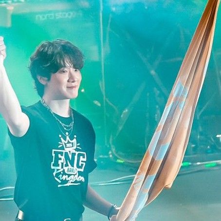 A moment captured by FTIsland's fan