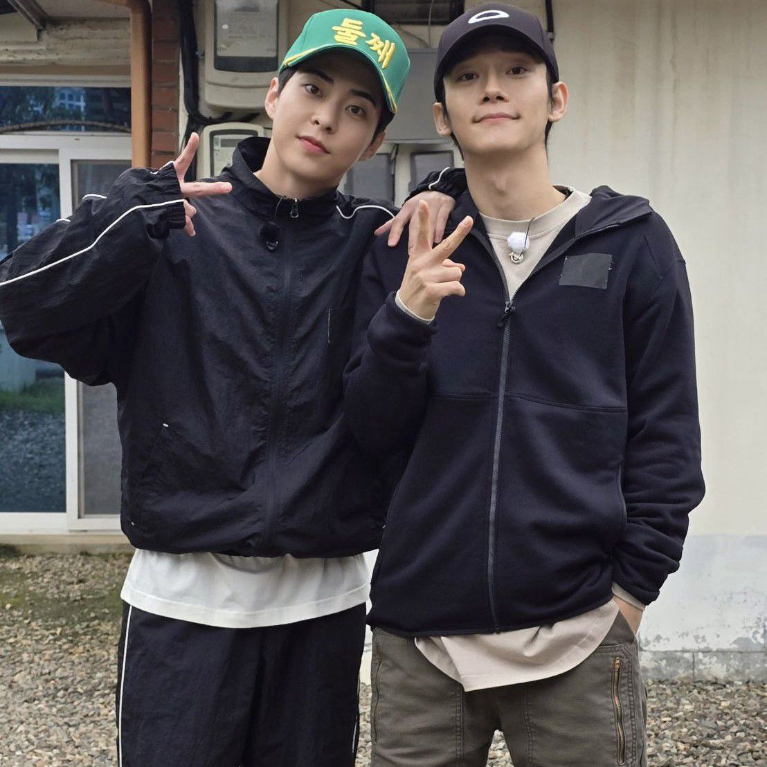 Foto aktivitas terbaru EXO