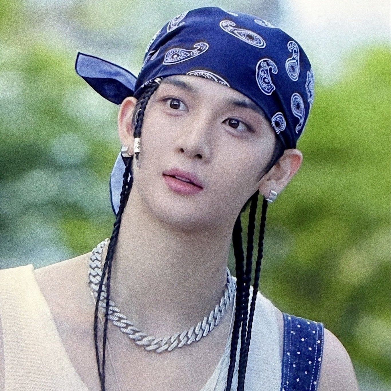 Recent activity shot of Bae Jinyoung