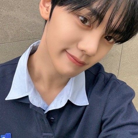 Behind-the-scenes cut of Kim Gyuvin (ZEROBASEONE)