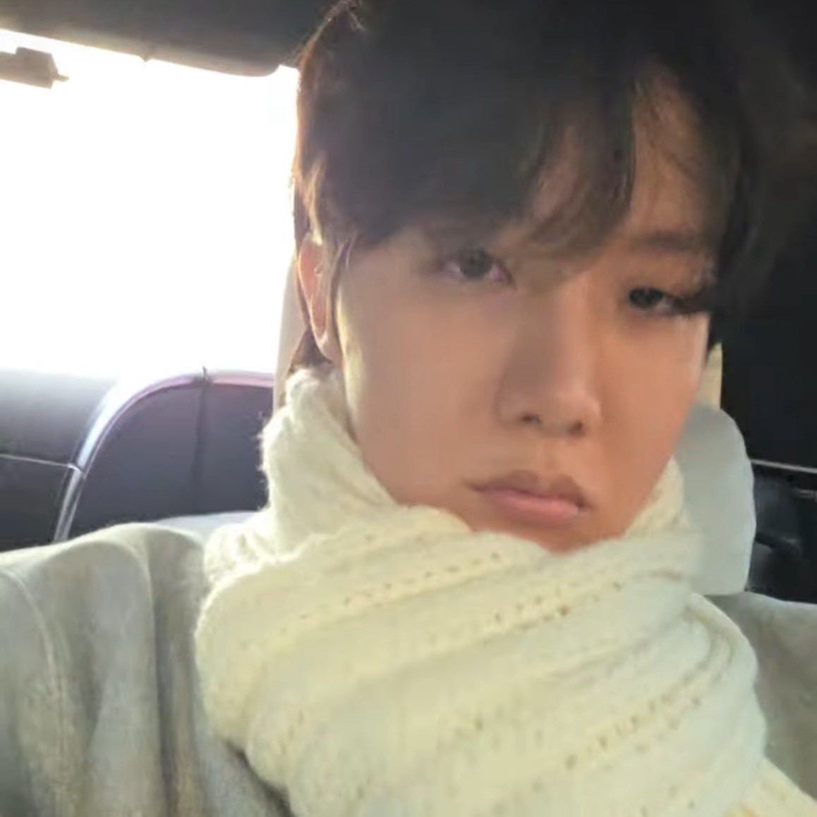 Momen yang diabadikan oleh penggemar j-hope (BTS)