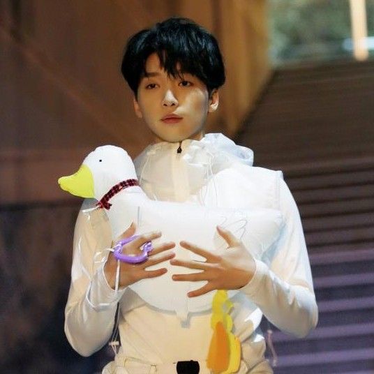 A moment captured by Jeong Sewoon's fan