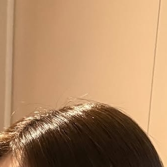 A moment captured by Kang Hyewon's fan
