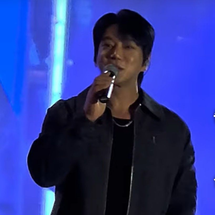 Momen yang diabadikan oleh penggemar Hwang Chiyeol