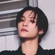 Latest photo of YANGYANG (WayV)